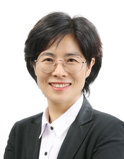 AI시대 나를 경영하는 비결
모든 인간은 자기 삶의 경영자로 태어났다.
내 삶의 경영권을 회수하라.