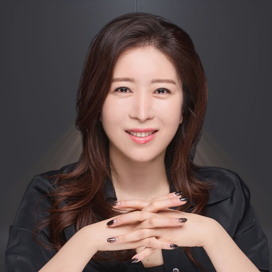 얼굴에 감정이 남는 다면, 나는 어떻게 웃을까?